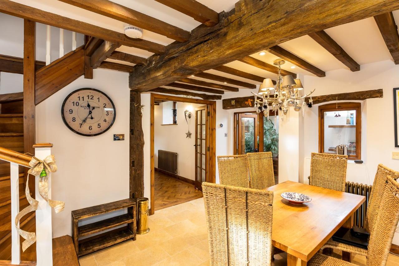 Granary Cottage - Luxury Barn Conversion Weston Subedge エクステリア 写真
