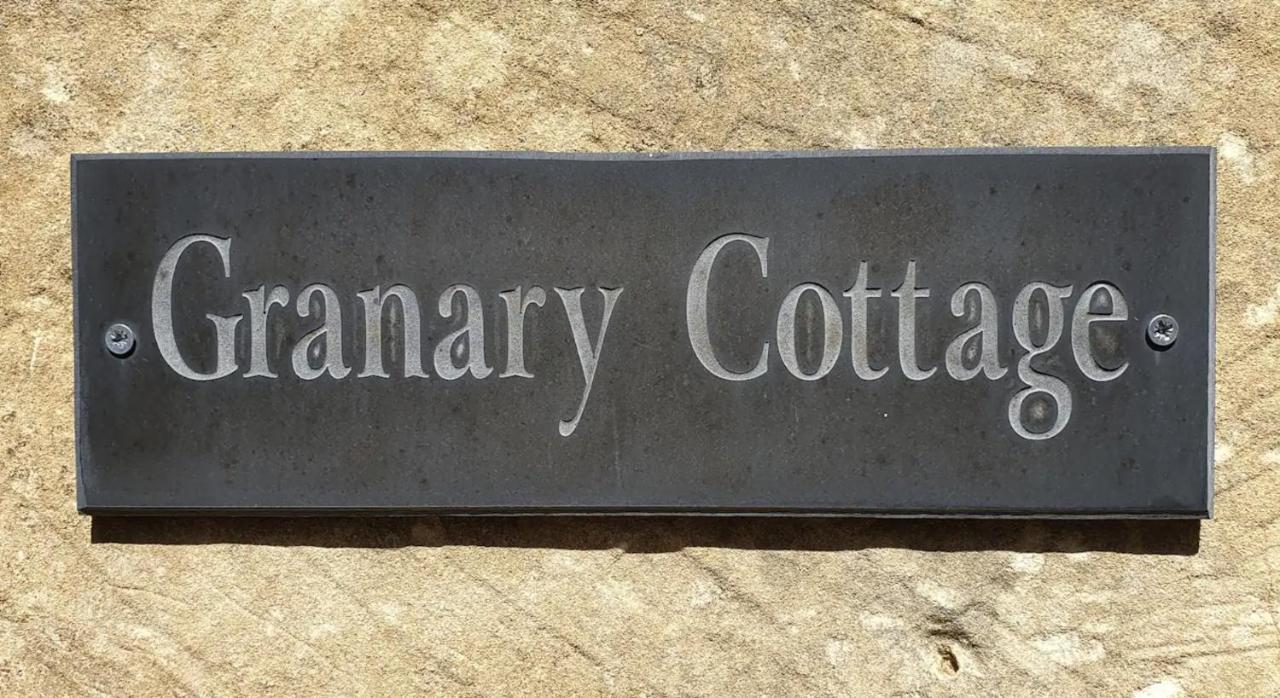 Granary Cottage - Luxury Barn Conversion Weston Subedge エクステリア 写真