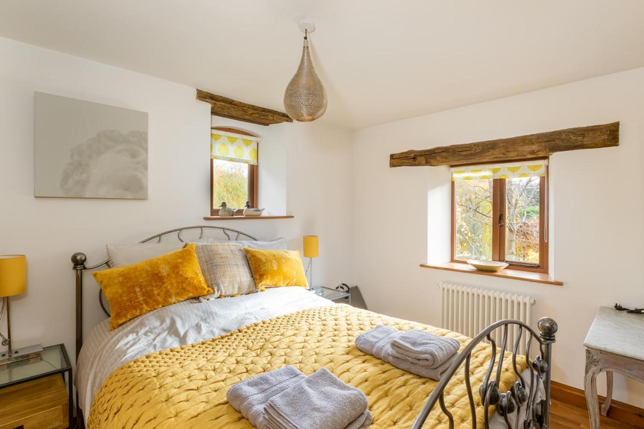 Granary Cottage - Luxury Barn Conversion Weston Subedge エクステリア 写真